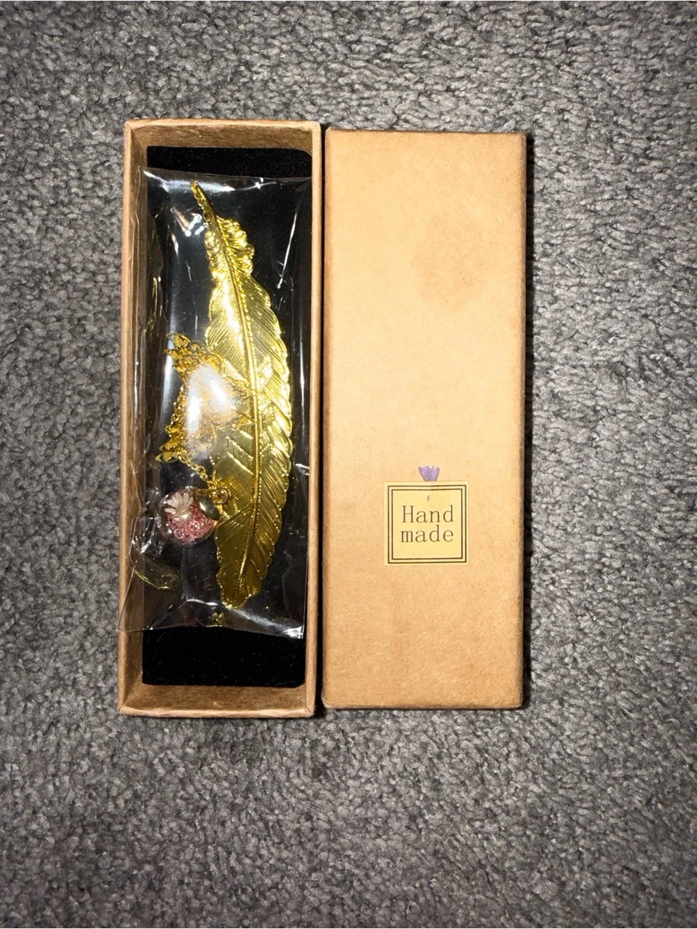 N/A elegant gold